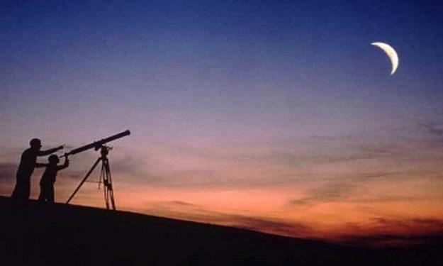 "البحوث الفلكية" : هذا موعد أول أيام عيد الفطر المبارك
